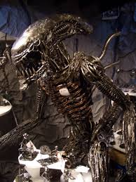 the creature from Alien, - via Daymix
