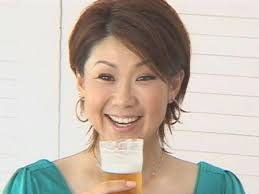 の古閑美保が登場する。