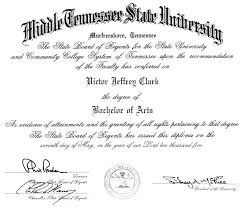 with a bachelor's degree - via Daymix