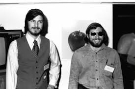 Steve Jobs and Steve Wozniak - via Daymix
