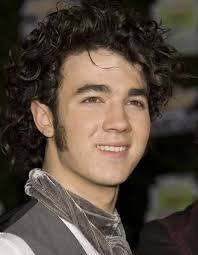 Kevin Jonas Biography - via Daymix
