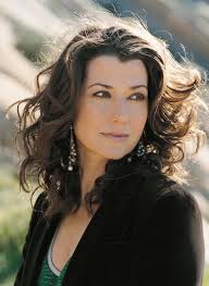 Image Performance: <b>Amy Grant</b> Picture