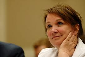 Elizabeth Edwards listens to - via Daymix