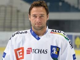 Hokejista Angel Krstev.