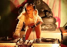 DJ Loli mixing