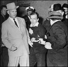 Lee Harvey Oswald : Biography - via Daymix