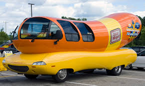 Wienermobile-Bologna - via Daymix