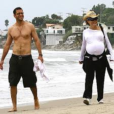 Image A very pregnant <b>Mariska Hargitay</b>, <b>...</b> Picture