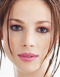 Earth's Beauty mineral makeup - via Daymix