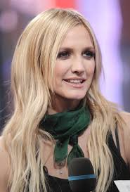 Ashlee Simpson's Many - via Daymix