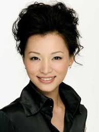 学女星发型让美人尖为你姿色加分