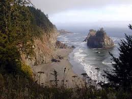 The Oregon coastline is - via Daymix