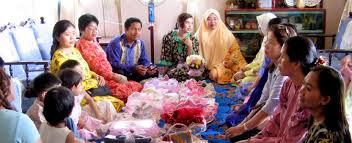 A  traditional Malay   wedding is held    