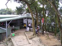 只是一座岩石小山
