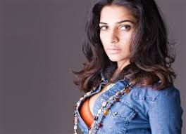 /Hosted/Nadia%20Ali-2.mov