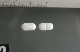 Vicodin 5mg. - via Daymix