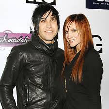 Image <b>Ashlee Simpson</b> and Pete Wentz share <b>...</b> Picture