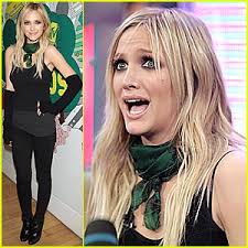 Image <b>Ashlee Simpson</b> Premieres Video Picture
