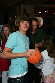 Zac Efron Picture 3