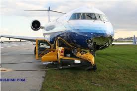 plane crashes into a car on - via Daymix