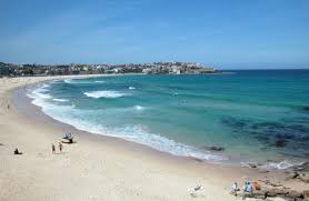 Famous Bondi Beach - via Daymix