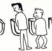 下腹丸出し状態で 放尿する…