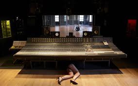 News About Studios Microphones