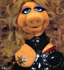 Miss Piggy in - via Daymix