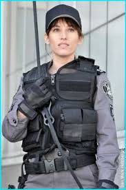 Amy Jo Johnson Picture 2
