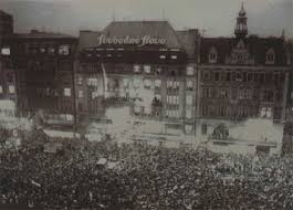 VELVET REVOLUTION PRAGUE 1989