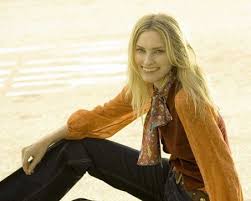 Image Aimee Mann brings Christmas Picture