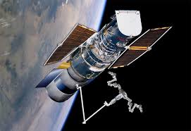 The Hubble Telescope - via Daymix