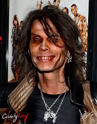 Steven Tyler - via Daymix