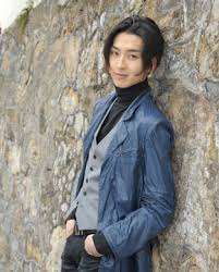 http://www.pia.co.jp/cinema/feature/080313_hanadan/images/int_ph_matsuda.jpg