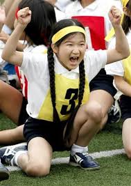 学習院の小学生は四谷の交差点で