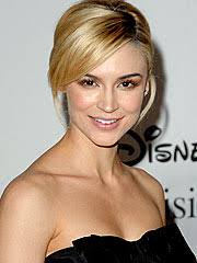 Image Samaire Armstrong Enters Picture