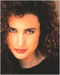 Image <b>Andie Macdowell</b> Sittin By The Picture