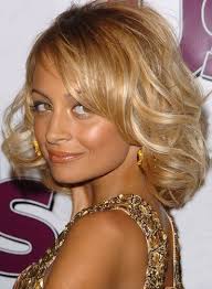 Trendy Celebrity Hairstyle - via Daymix