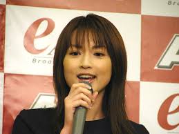 コメントする長谷川京子