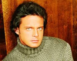 Luis Miguel Image Back to Rockville: Review: Luis Miguel Picture 7