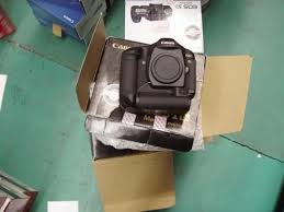       digital   SLR  camera Canon   EOS 5D 