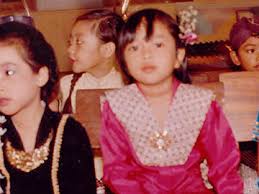 Rani dengan  baju   Aceh 
