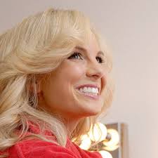 Elisabeth Hasselbeck's - via Daymix