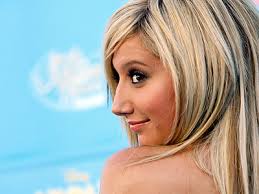 Image that <b>Ashley Tisdale</b> steals Picture