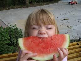 Healthy Snacks for Kids: Fruit - via Daymix