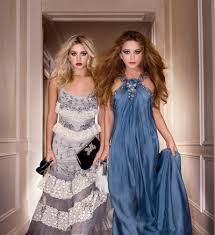   Mary    Kate   x26amp Ashley Olsen model for    