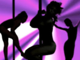 A Strip Club in Maldives - via Daymix