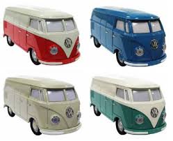 classic Volkswagen van. - via Daymix
