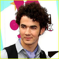Tags : jonas brothers, kevin - via Daymix
