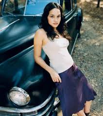 Image Norah Jones Gets Behind the Picture